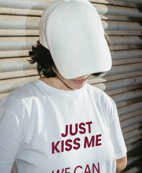 REMERA OVERSIZE JUST KISS ME